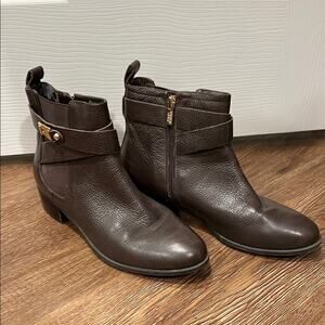 Isaac Mizrahi Brown Ankle Boots with Sleek Design